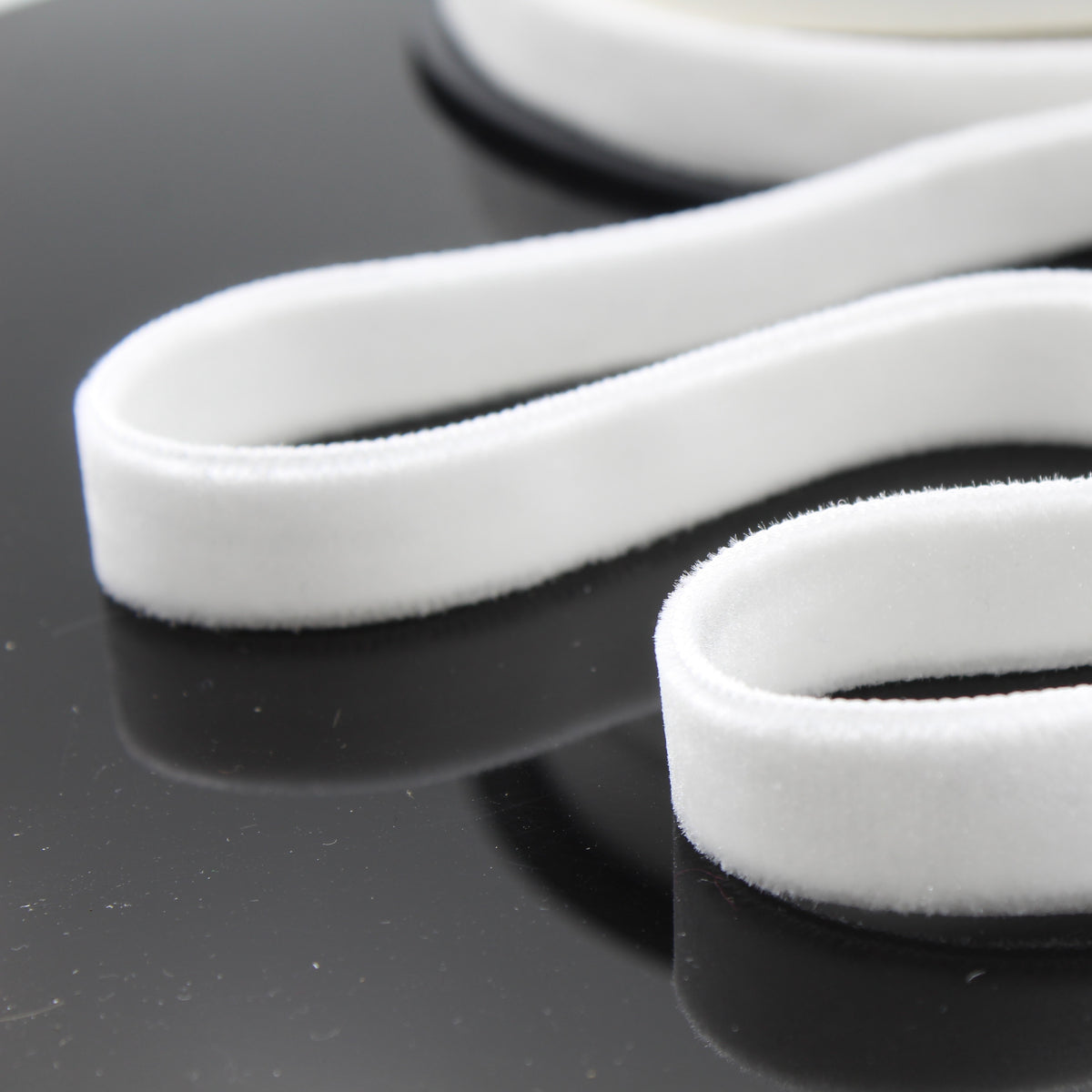 Double-Sided Velvet Ribbon 16 mm White – 5 Metres – Made in France – Luxury Velvet Ribbon – Gift Wrapping, Fashion, Decoration, DIY & Wedding