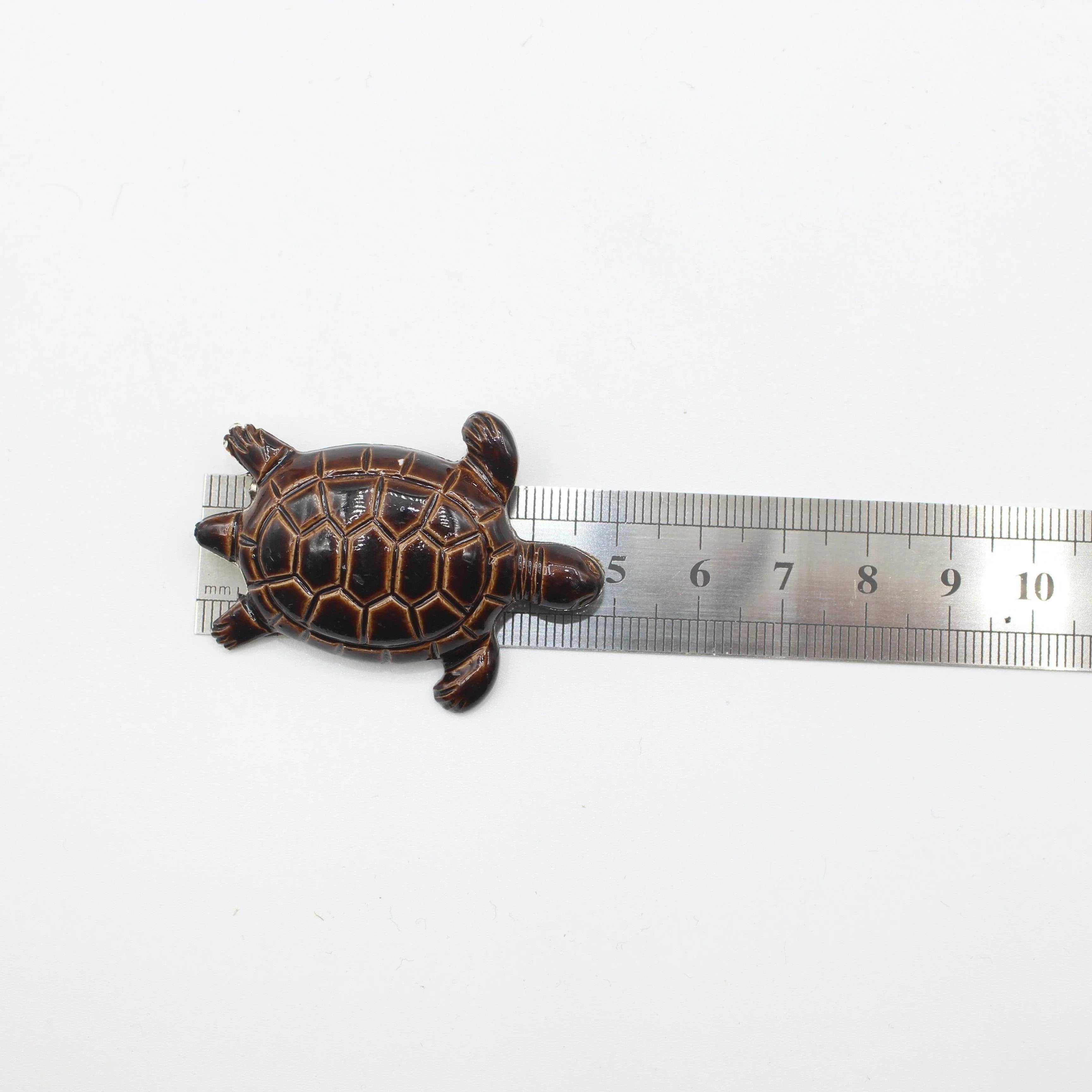 Turtle Wooden Brooches with Safety Pin 50mm - ACCESSOIRES LEDUC BV