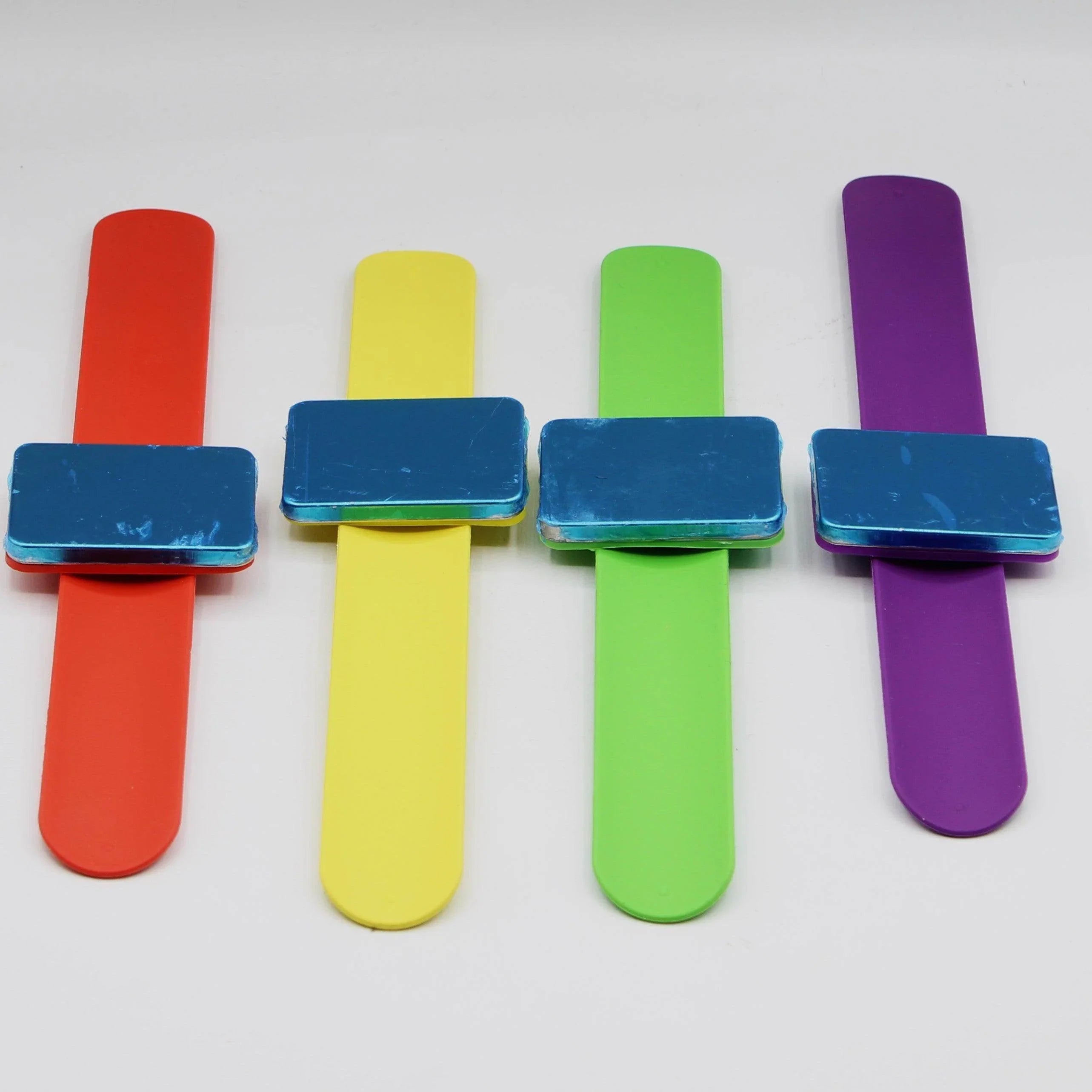 Multicolor Magnetic Bracelet, Sewing Pin Holder, Watchband Magnet, Pin Keeper, Wrist Pin Cushion, Sewing and Knitting Accessory - ACCESSOIRES LEDUC BV