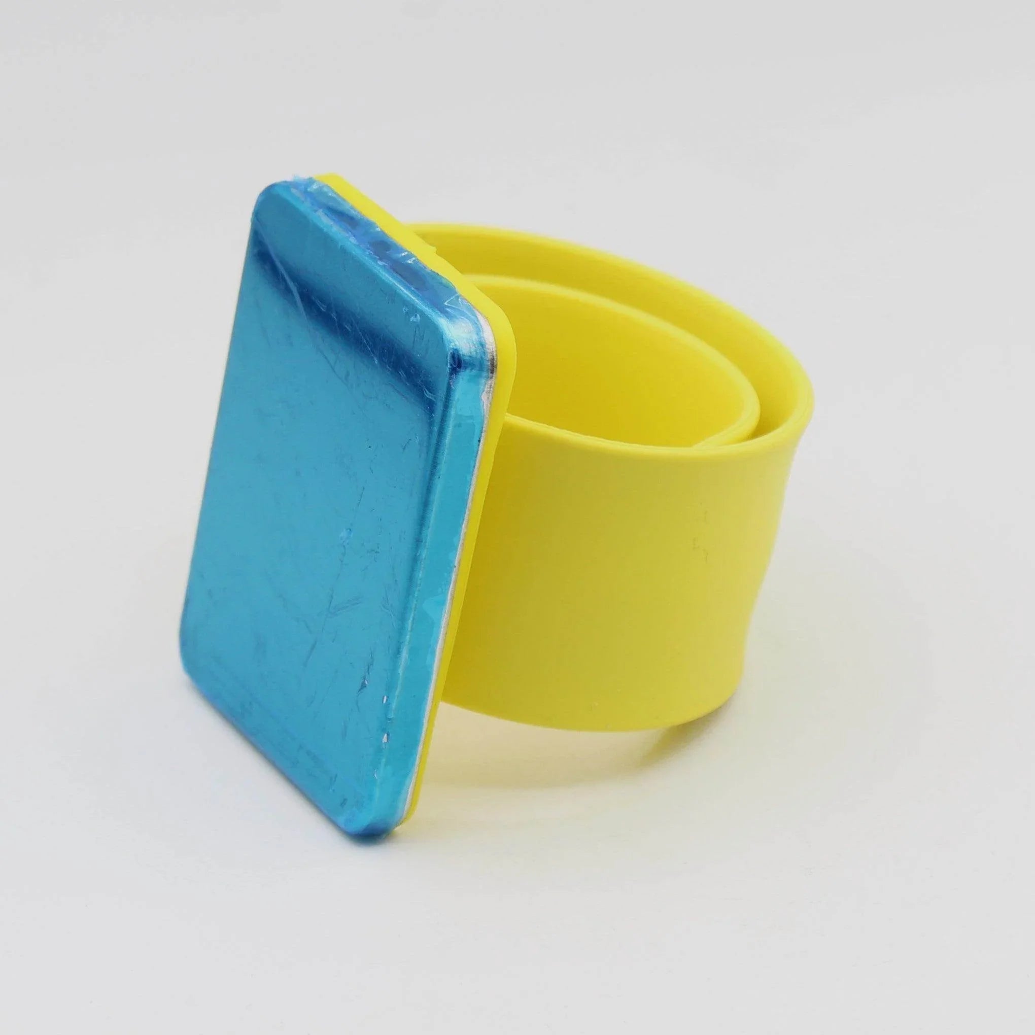 Multicolor Magnetic Bracelet, Sewing Pin Holder, Watchband Magnet, Pin Keeper, Wrist Pin Cushion, Sewing and Knitting Accessory - ACCESSOIRES LEDUC BV