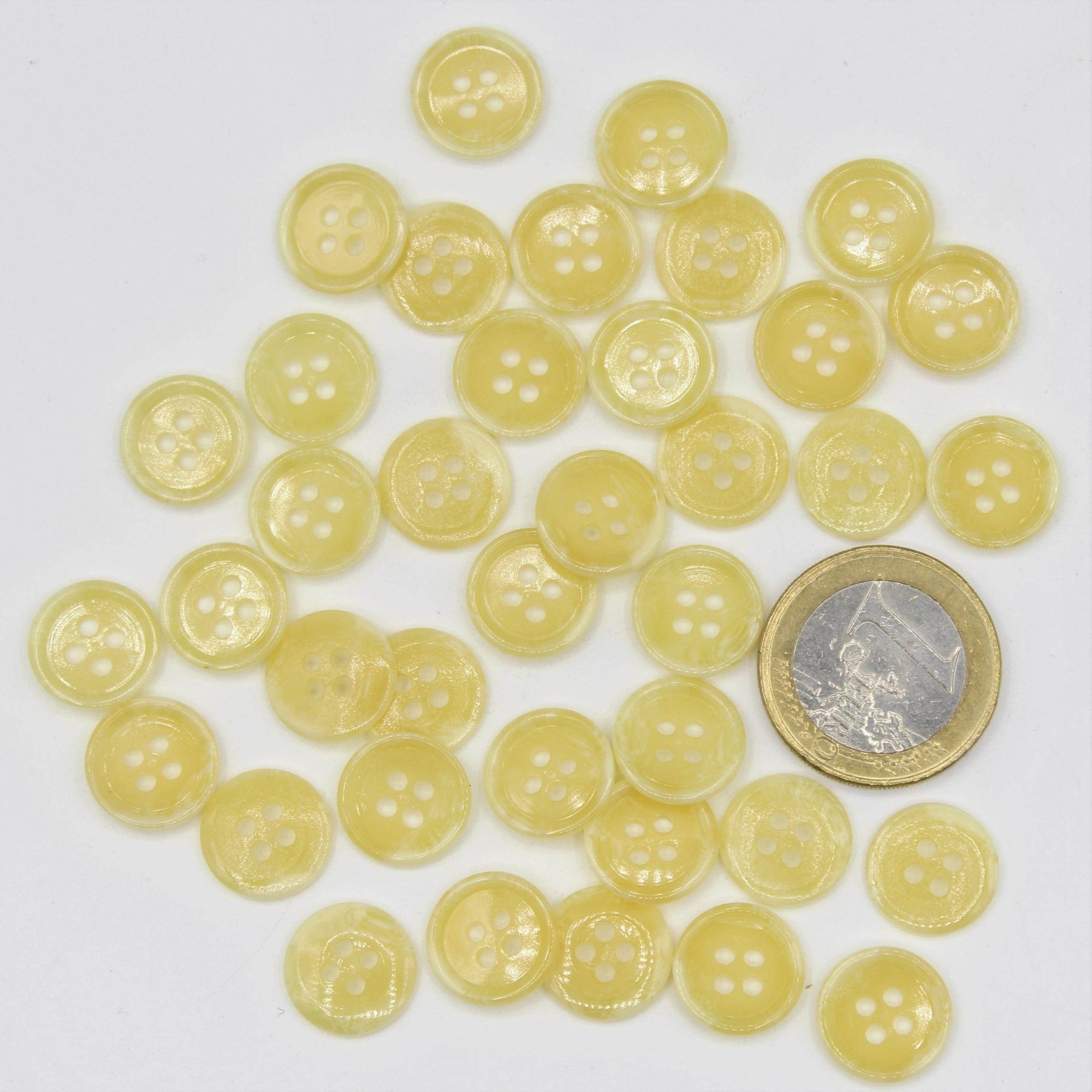 Galalith Marble Button Ecru #KG44001 - ACCESSOIRES LEDUC BV