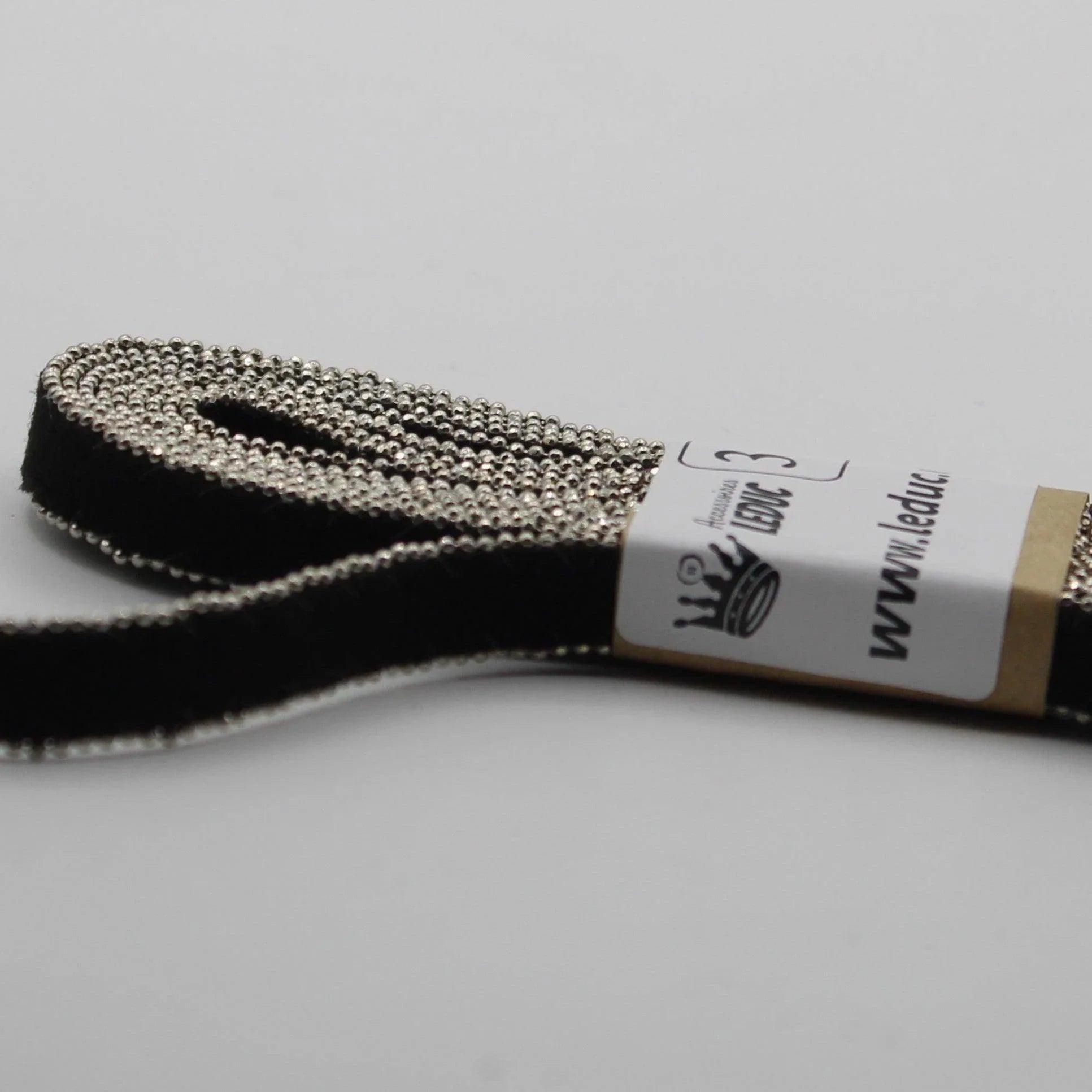 3 meters 10mm Suede Tape with double Beaded Chain sew on #PAS3000 - ACCESSOIRES LEDUC BV