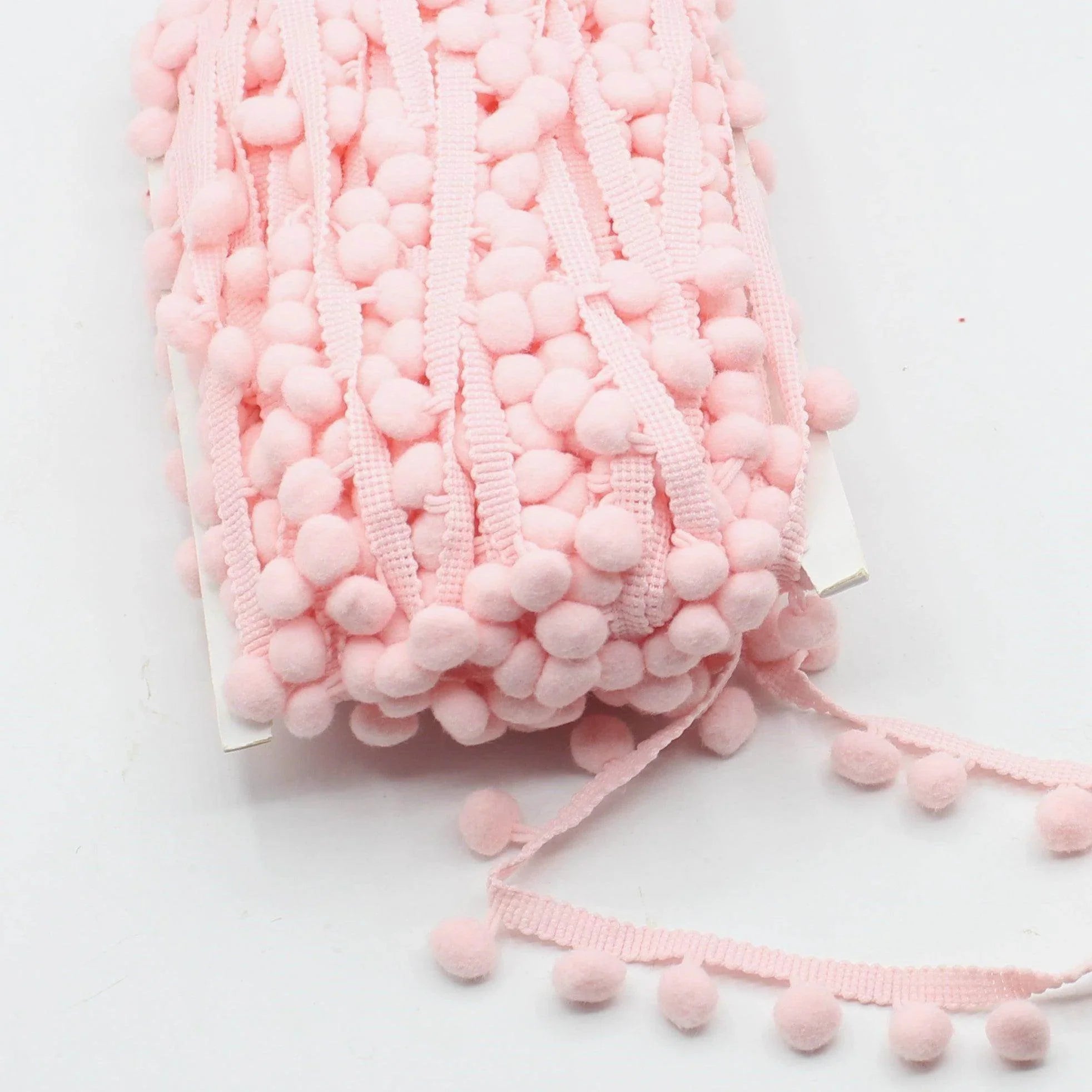16 meters Pompon Trimming size 10+15mm (pompon's diameter +/- 10mm) #FLO4660 - ACCESSOIRES LEDUC BV