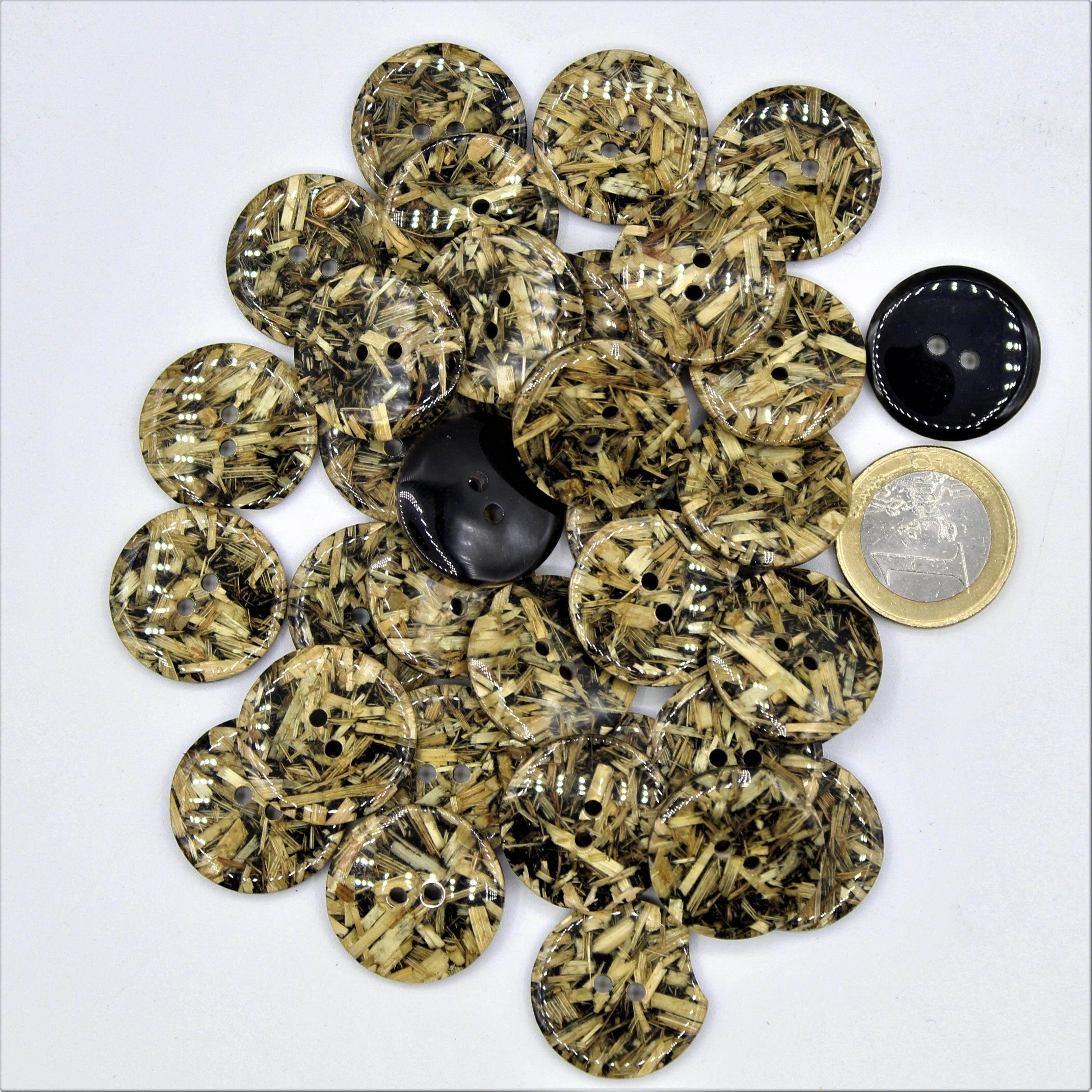 Polyester Shinny Button Wood chips on black background 2 holes #KP24000 - ACCESSOIRES LEDUC BV